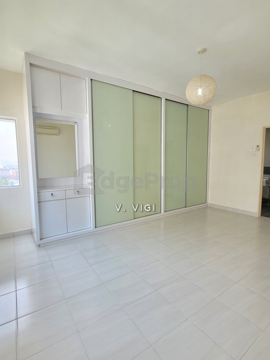 Koi Kinrara Suite For Sale @ Bandar Puchong Jaya. Strategically located condominium with full condo facilities., Selangor, Puchong