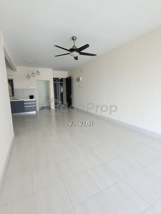 Koi Kinrara Suite For Sale @ Bandar Puchong Jaya. Strategically located condominium with full condo facilities., Selangor, Puchong