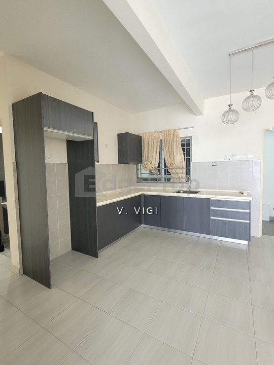 Koi Kinrara Suite For Sale @ Bandar Puchong Jaya. Strategically located condominium with full condo facilities., Selangor, Puchong