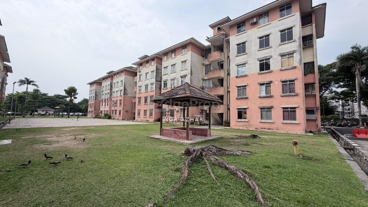 Apartment Suria Taman Kinrara. Corner unit, Selangor, Puchong