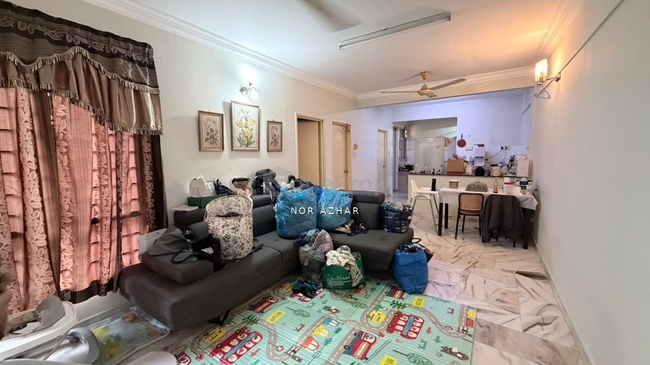 Apartment Suria Taman Kinrara. Corner unit, Selangor, Puchong