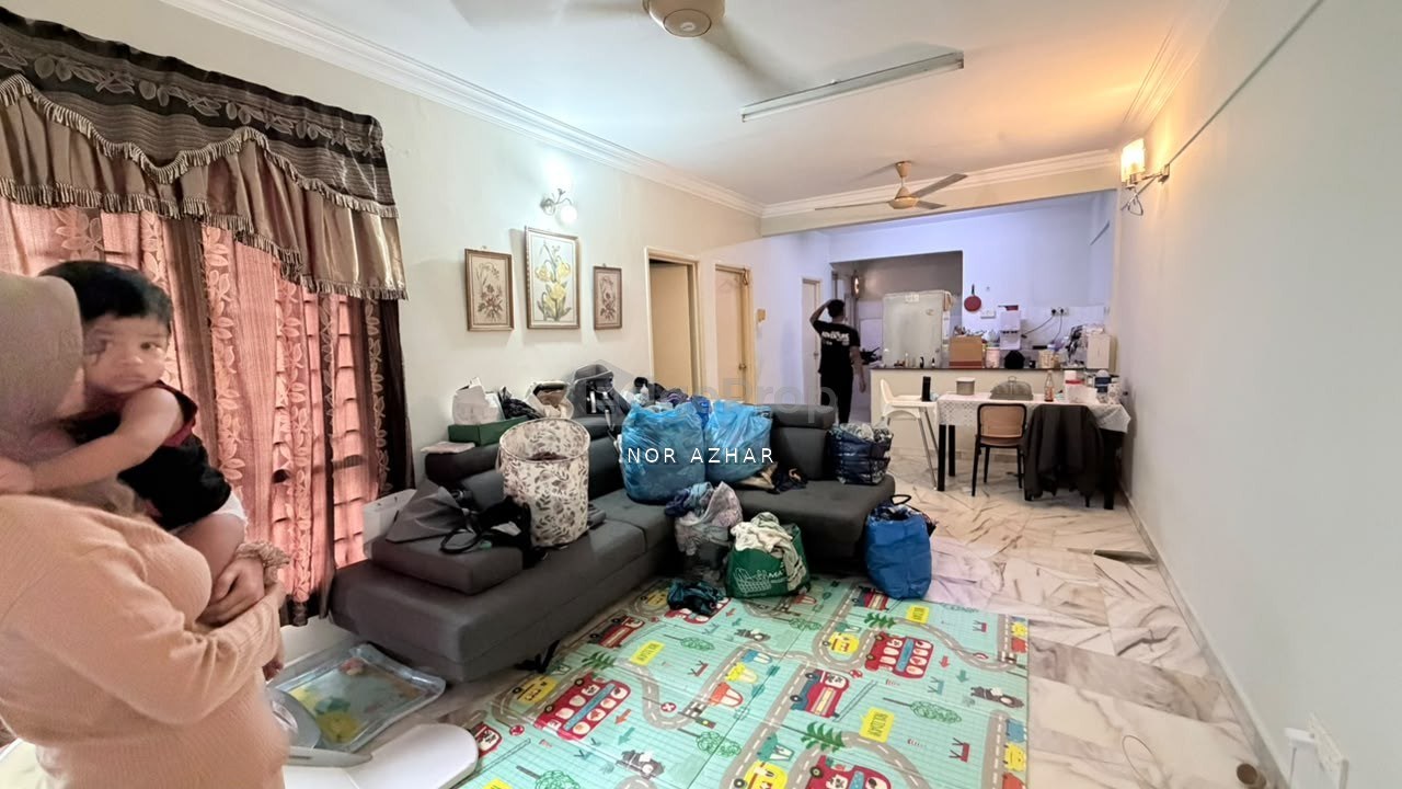 Apartment Suria Taman Kinrara. Corner unit, Selangor, Puchong