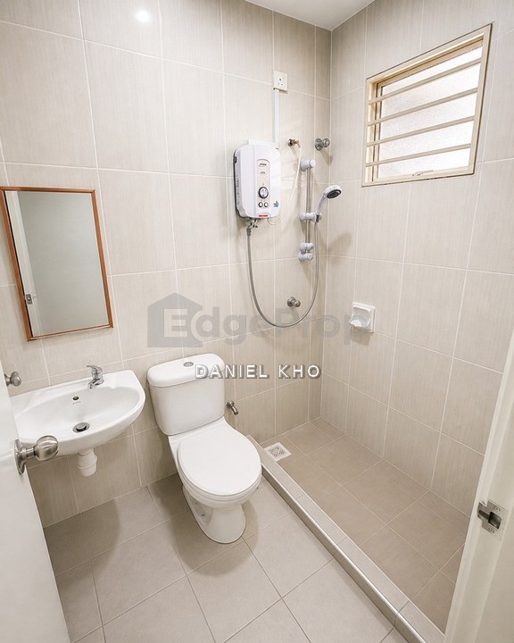 Move in condition sweet home near by Giant Kemuning Utama & Kota Kemuning, Selangor, Shah Alam