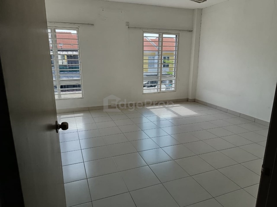 Seksyen 6 Bandar Rinching 2 Storey House For Sale, Selangor, Semenyih