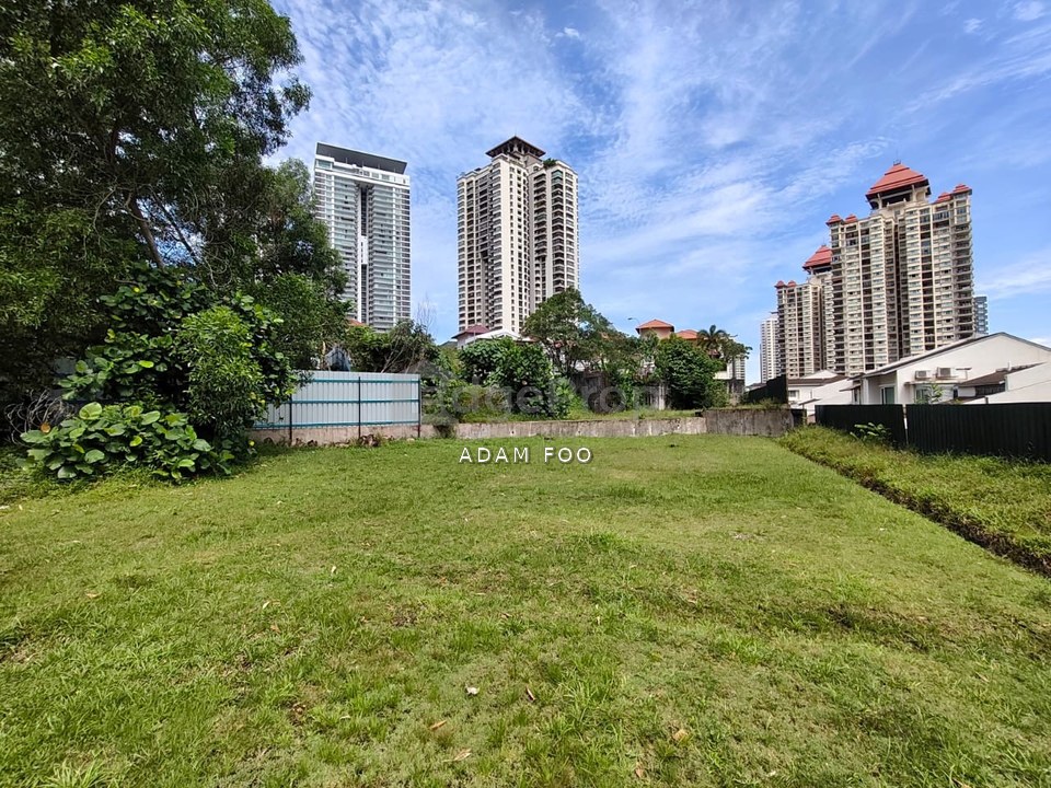 Kiara Peak (Puncak Kiara)