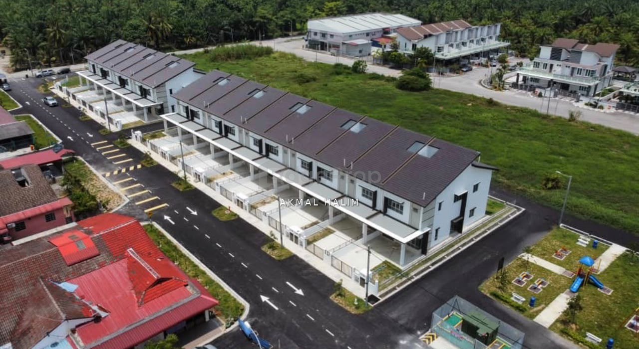 Sabak Bernam,double storey terrace house for sale,near main road, Selangor, Sabak Bernam