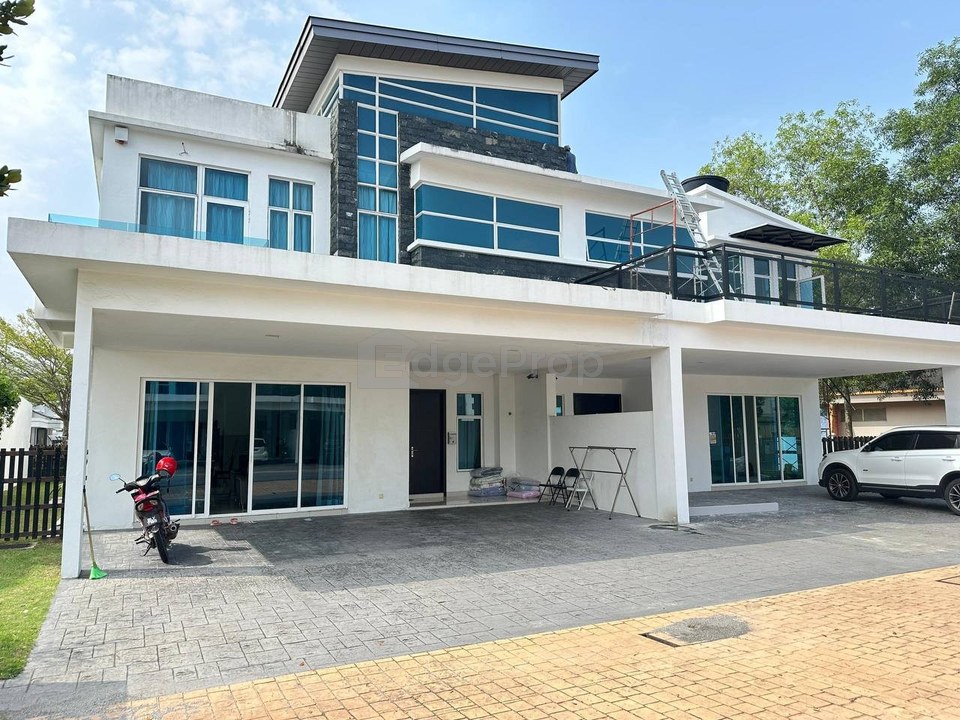 Perdana Lakeview East