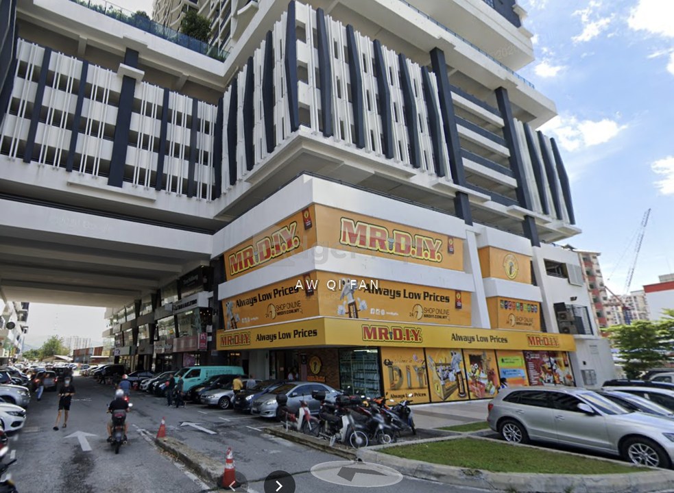 KL Traders Square
