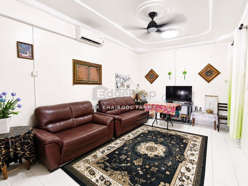Bandar putra Kulai Single Storey Terrace Renovated Big Size, Johor, Kulai