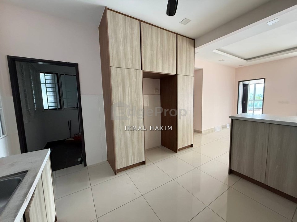 Harga Murah Renovated Spacious Unit Oasis 2 Mutiara Kajang Condo For Sale, Selangor, Kajang