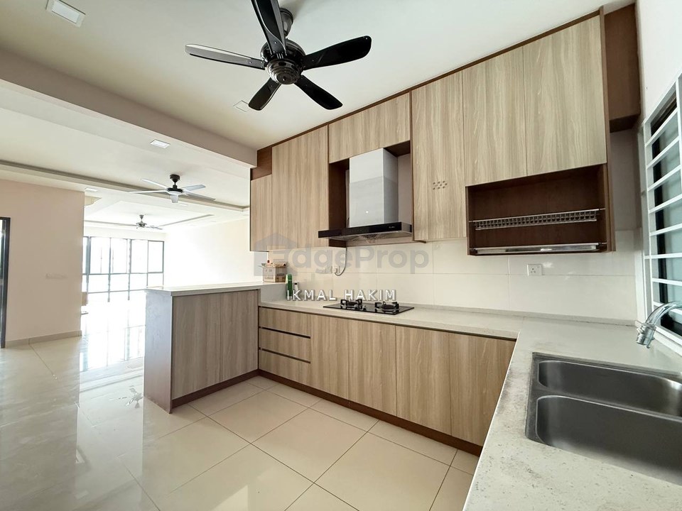 Harga Murah Renovated Spacious Unit Oasis 2 Mutiara Kajang Condo For Sale, Selangor, Kajang