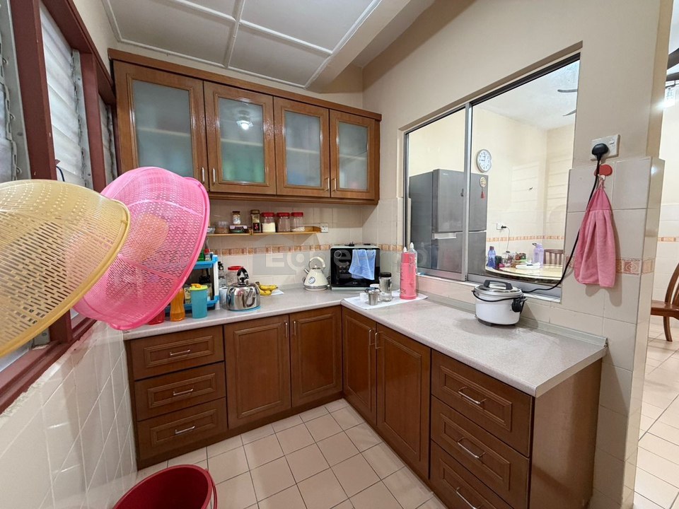 Cheap ENDLOT 2 storey terrace, Selangor, Cheras