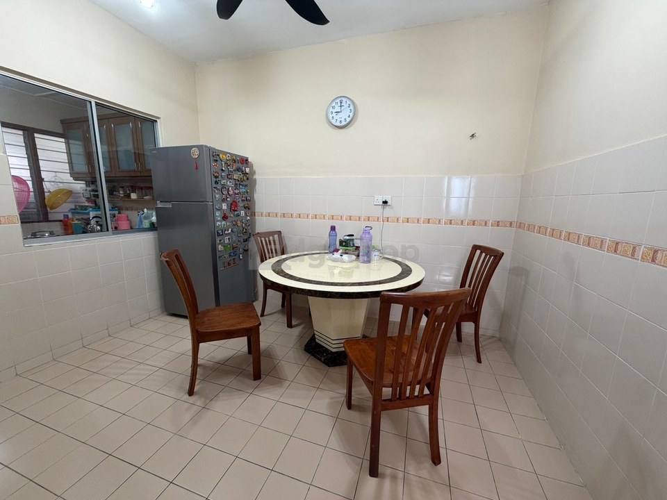 Cheap ENDLOT 2 storey terrace, Selangor, Cheras