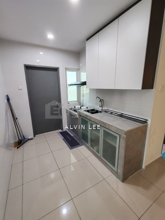 Corner Lot Lavender 3 Room Partly For Sale, Selangor, Bandar Sungai Long