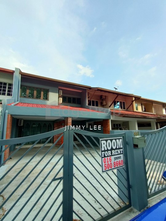 Pj - SS2 - Next to 3 Damansara Mall & 20 min walk to TTDI MRT -Come with Air Con, Selangor, Petaling Jaya
