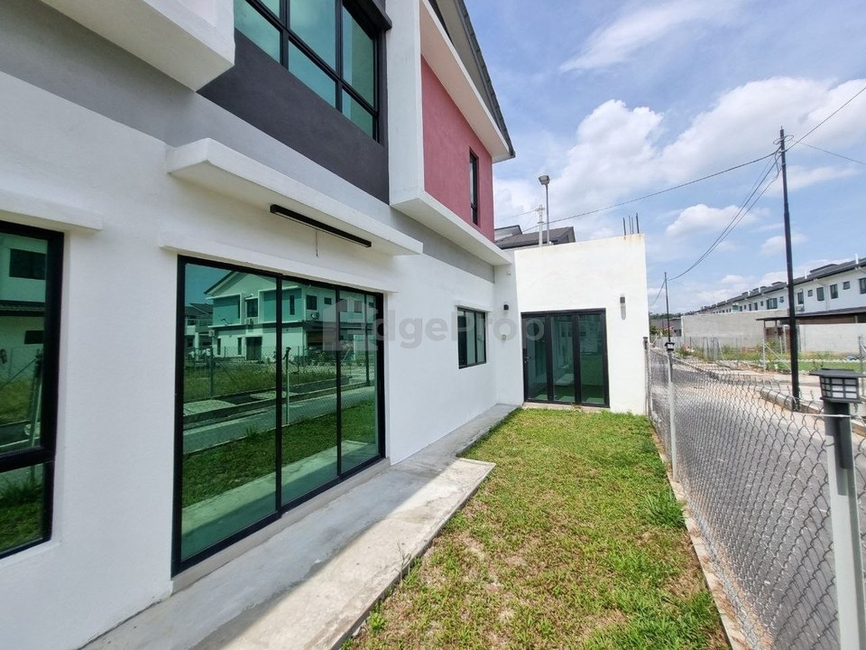 ENDLOT 30' x 74.5'🔥 FREEHOLD ✅ 2-Storey Terrace Taman Semarang Intan, Dengkil , Selangor, Dengkil