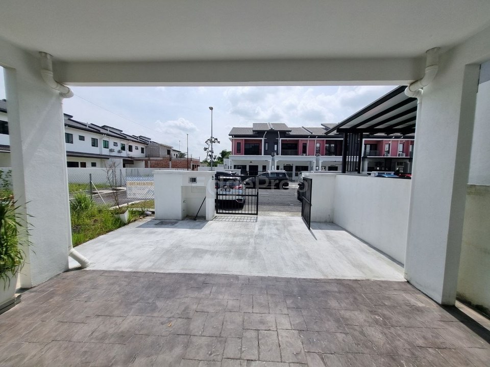 ENDLOT 30' x 74.5'🔥 FREEHOLD ✅ 2-Storey Terrace Taman Semarang Intan, Dengkil , Selangor, Dengkil