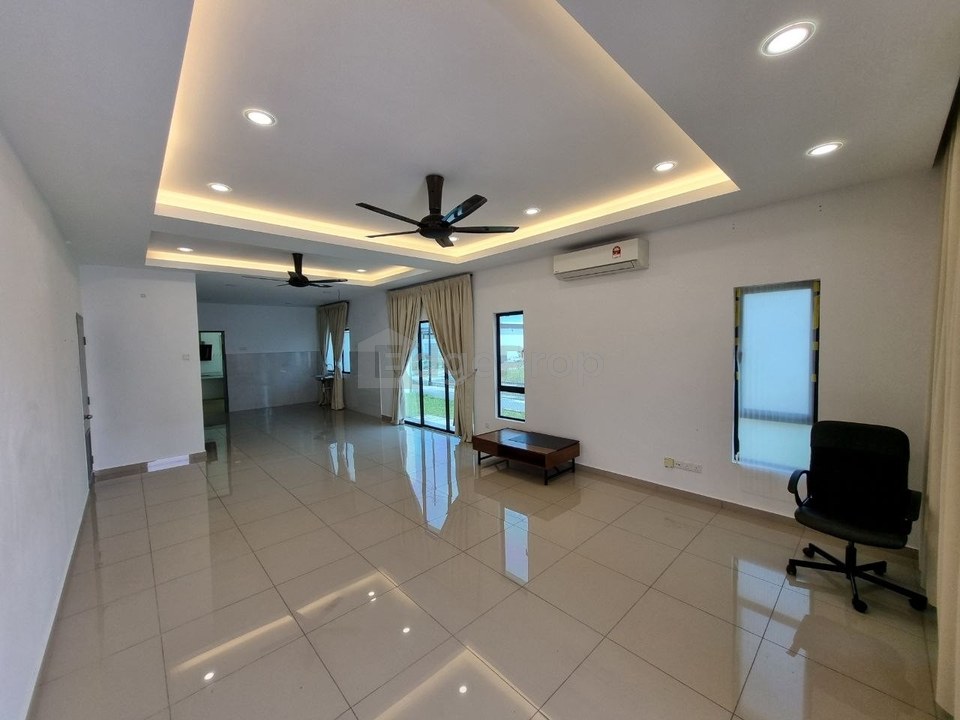 ENDLOT 30' x 74.5'🔥 FREEHOLD ✅ 2-Storey Terrace Taman Semarang Intan, Dengkil , Selangor, Dengkil