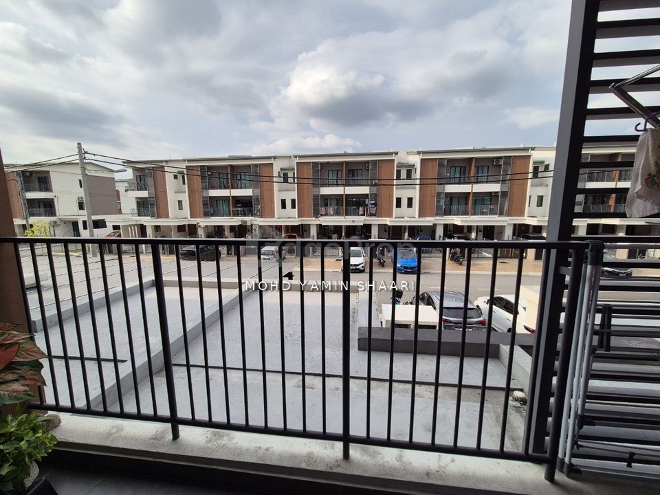 Cheapest for Non bumi unit in Elegan Residensi, Puchong - Near Cyberjaya, Selangor, Puchong