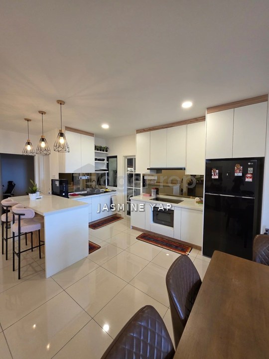 AraTre' Residences