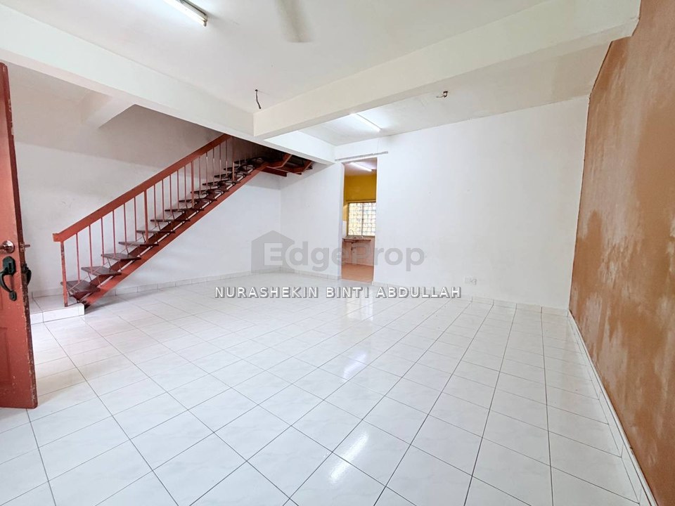 Double Storey Terrace Taman Kasih Sungai Sekamat Kajang, Selangor, Kajang