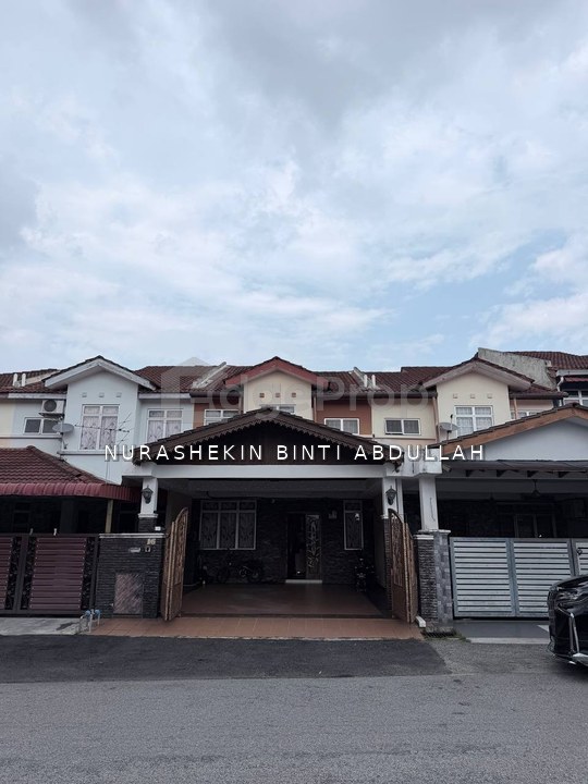 Renovated Double Storey Terrace Bandar Tasik Kesuma Seksyen 6 Semenyih, Selangor, Semenyih
