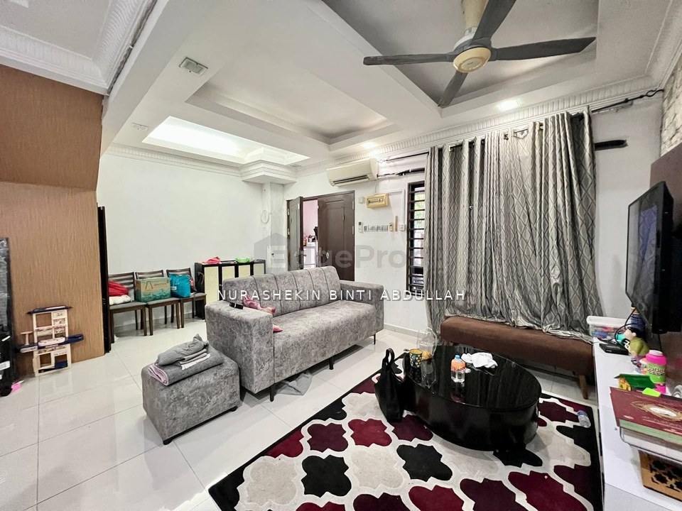 Facing Open Renovated Double Storey Terrace Taman Lestari Putra (LEP 6) Seri Kembangan, Selangor, Seri Kembangan