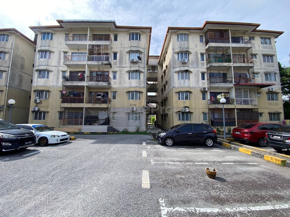 Seraya Apartment