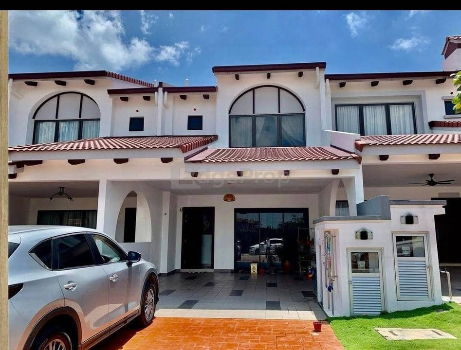Setia Safiro