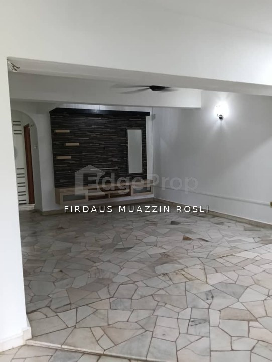 Taman Kluang Barat Kluang For Sale | Non Bumi Lot | Renovated Unit , Johor, Kluang