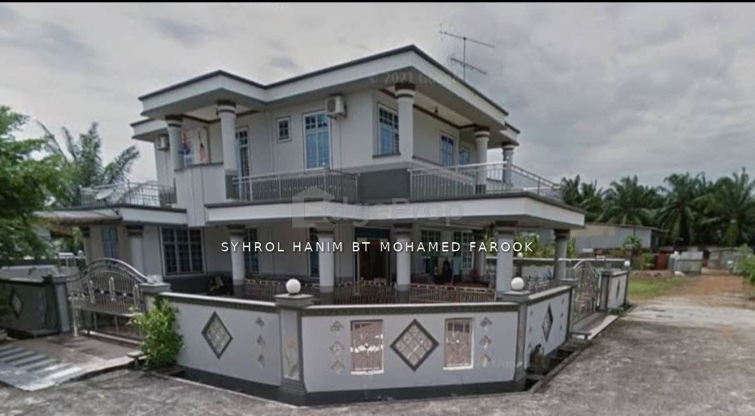 2-Storey Bungalow for Sale – Jalan Kluang, Batu Pahat, Johor, Johor, Batu Pahat