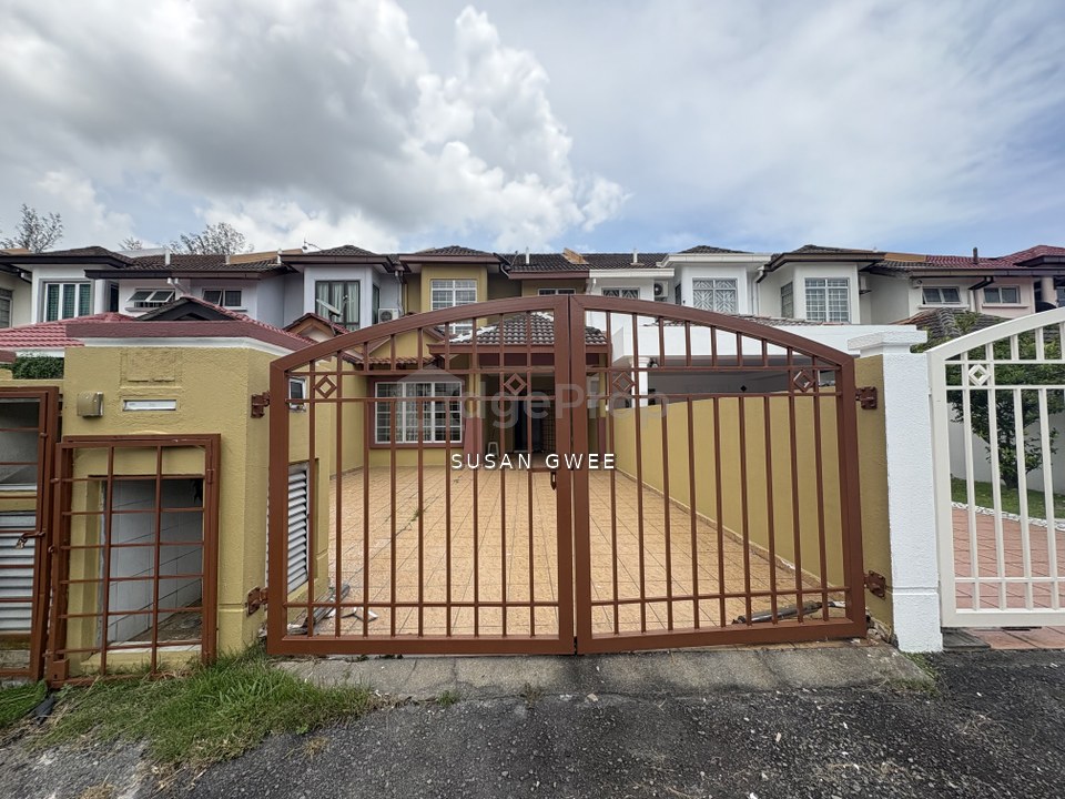 2 storey house at Anggerik Liparis Kota Kemuning for rent  , Selangor, Kota Kemuning