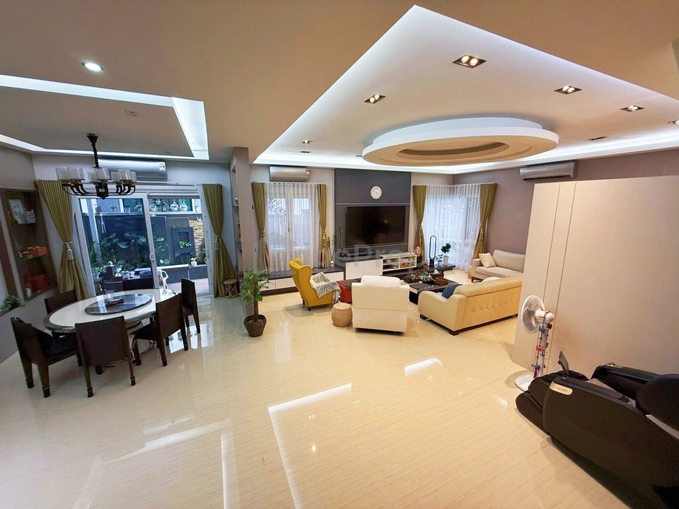 Kajang Taman Villa Perdana 3 Storey Semi D 40x100 Gated Guarded, Selangor, Kajang