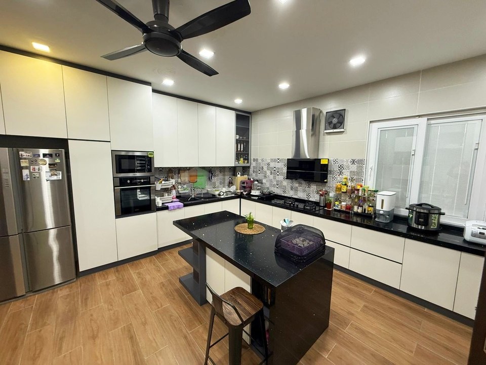 Kajang Taman Villa Perdana 3 Storey Semi D 40x100 Gated Guarded, Selangor, Kajang