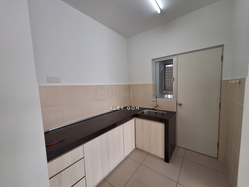 Newly Repainted, Good Condition, 2 Car Park, Bright & Cozy Unit, Kuala Lumpur, Cheras