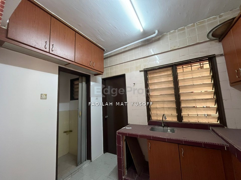 Medium Cost Apartment (Seroja) Taman Tun Teja Rawang Selayang, Selangor, Rawang