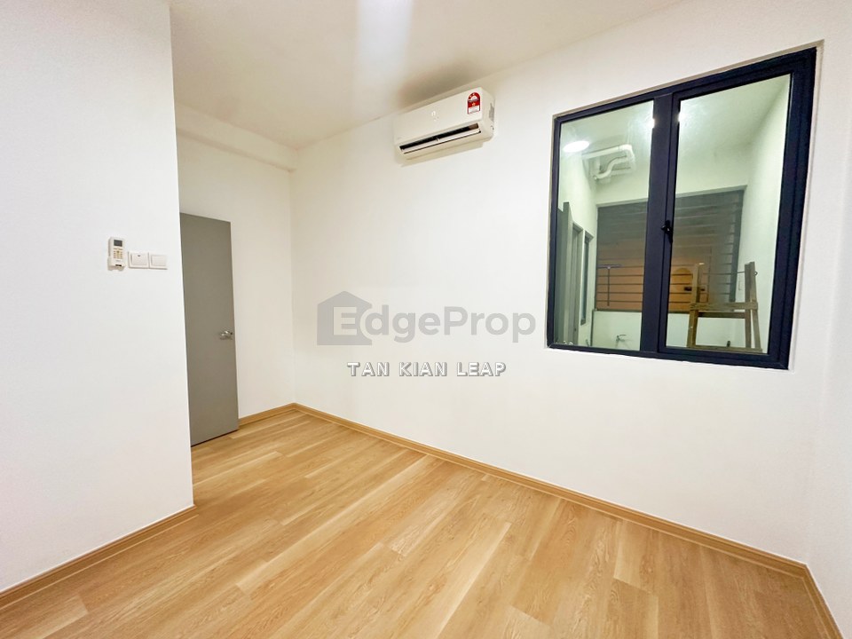 Silk Sky Cheras Selatan Balakong Amerin 3 Room Condo C180 Cheras Traders Square, Selangor, Balakong