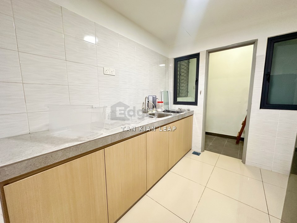 Silk Sky Cheras Selatan Balakong Amerin 3 Room Condo C180 Cheras Traders Square, Selangor, Balakong