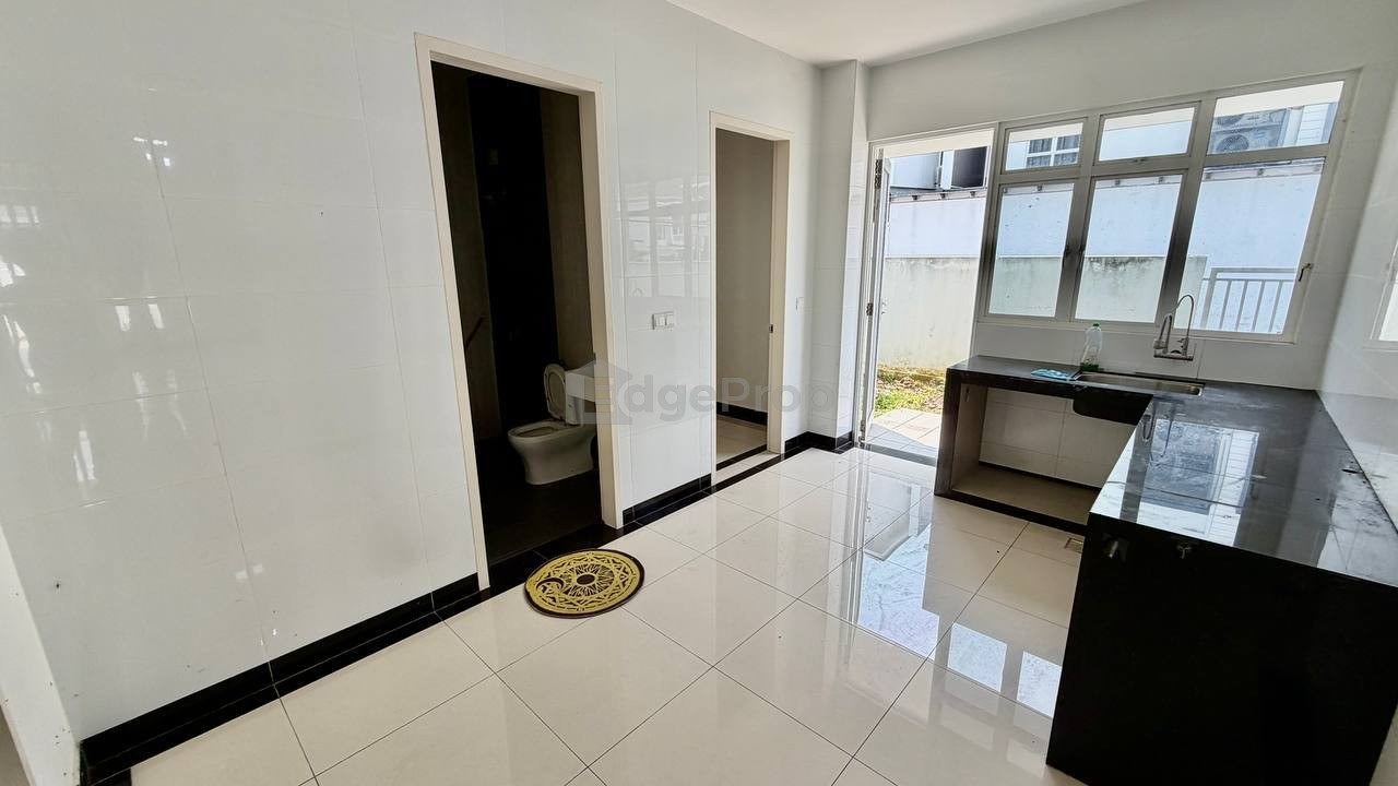 Setia Tropika cluster endlot , Johor, Setia Tropika