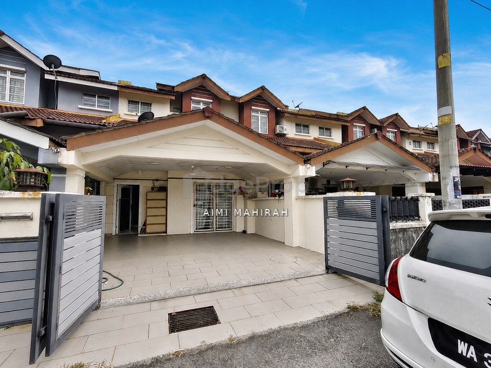 Jalan Puncak Saujana Kajang Rumah Teres 2.5 Tingkat Untuk Dijual, Selangor, Kajang