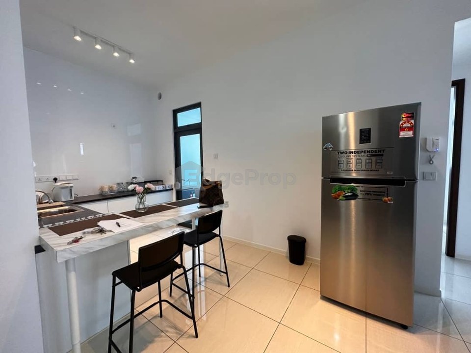 Queens Residence Q2, Fully Furnished, 2 Car Parks , Penang, Bayan Lepas