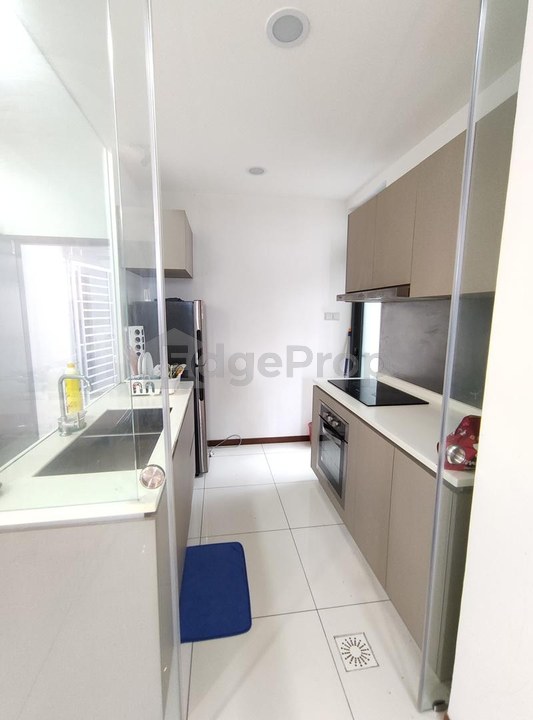 Crescent Bay Suites (Pangsapuri Teluk Bayu)