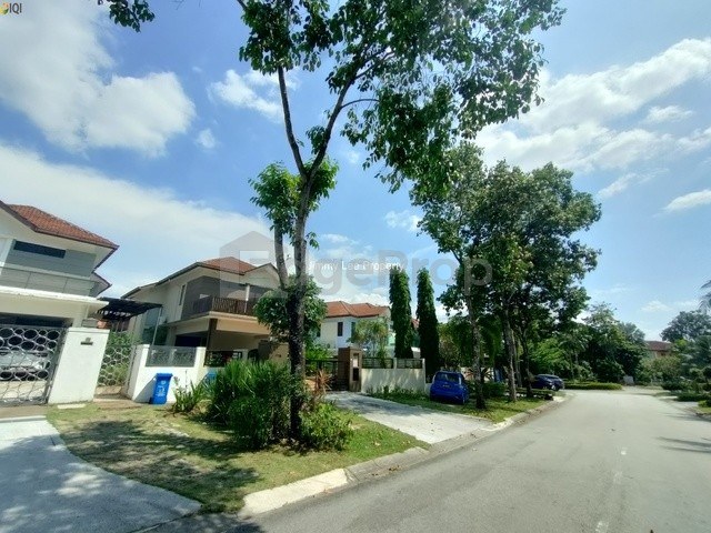 Kota kemuning Hills :Double Storey Bungalow For Sale -Walking distance to Golf Club -Gated & Guarded, Selangor, Kota Kemuning