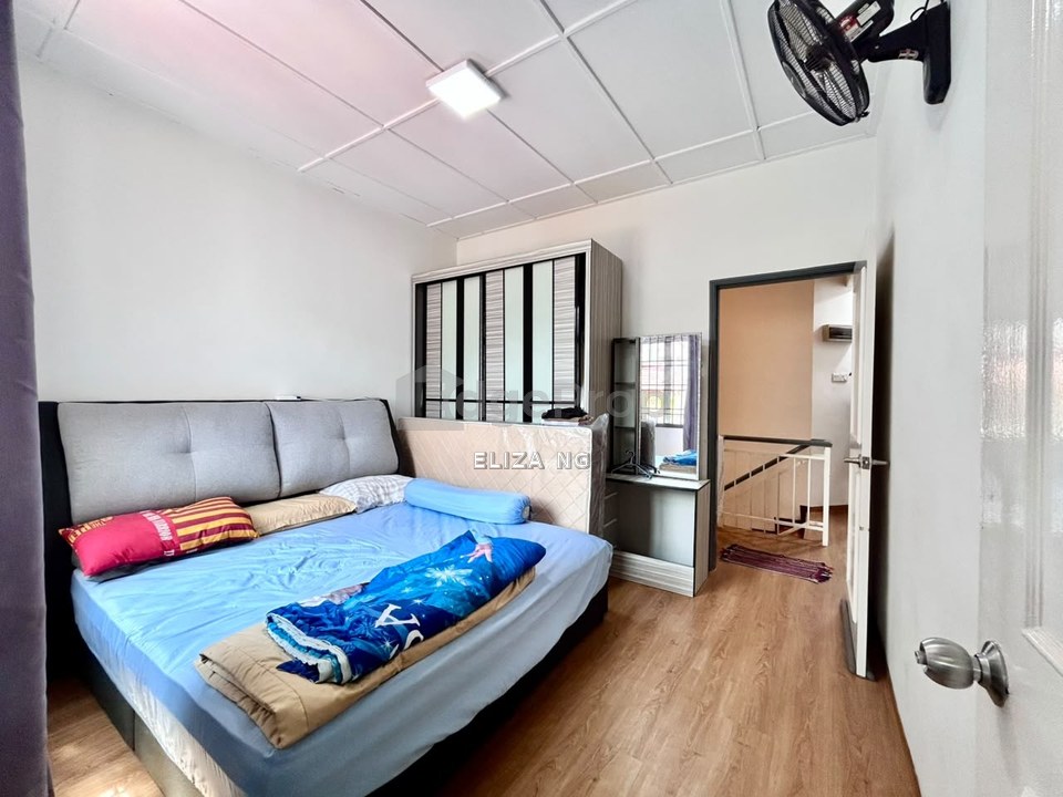 Skudai Impian Emas Renovated Double Storey Superlink for Sale 24*80 , Johor, Skudai