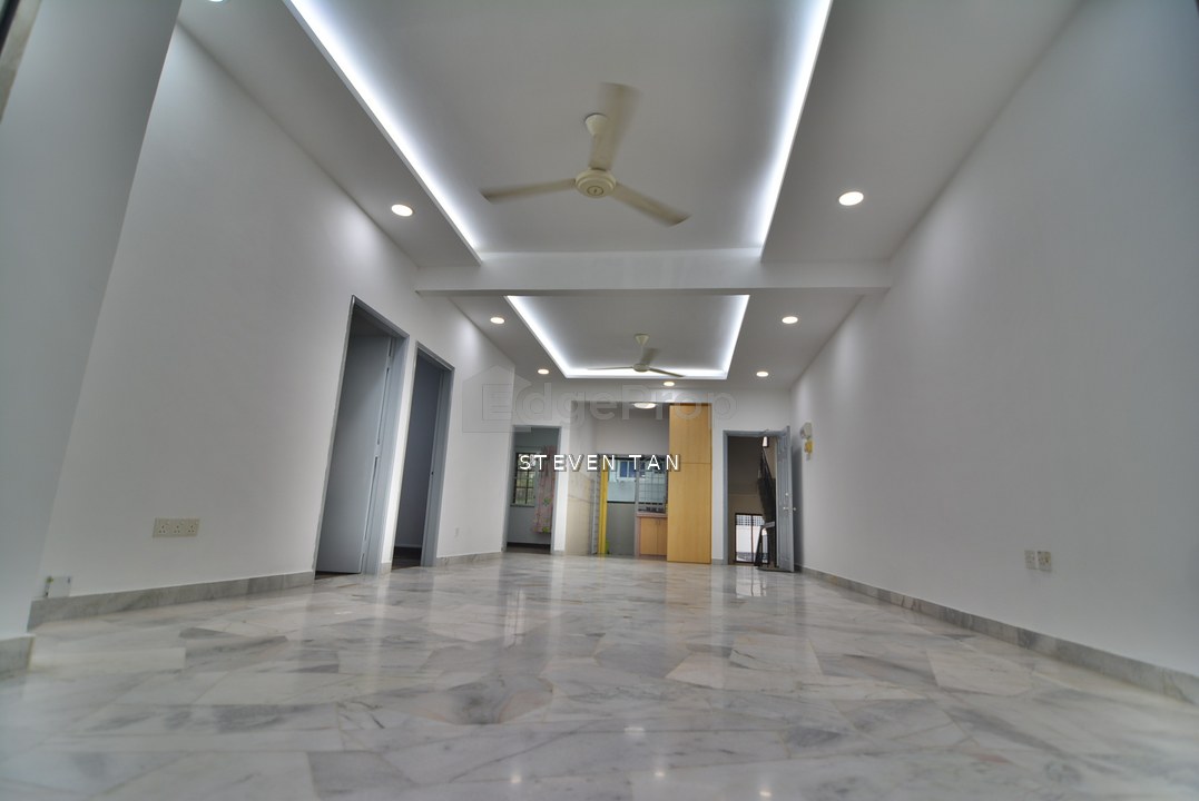 Sri Tanjung Puchong Middle Floor Renovate Apartment for Sale 328K Nego, Selangor, Puchong