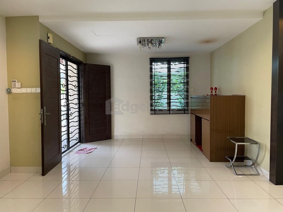Bungalow , 2 storey fully renvovated , below market price, aman perdana ,klang, Selangor, Klang