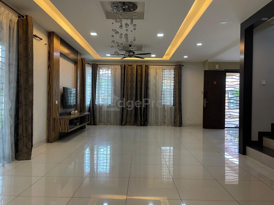 Bungalow , 2 storey fully renvovated , below market price, aman perdana ,klang, Selangor, Klang