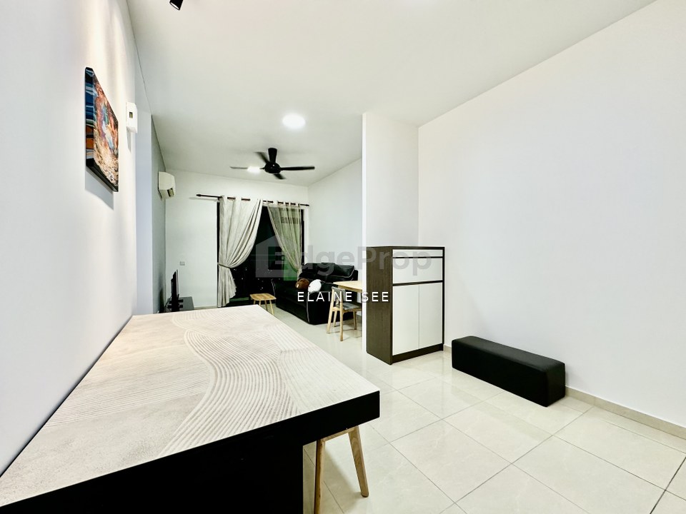 Sky Breeze @ Bukit Indah/ Service Apartments/ Freehold/ Very convenient Bukit Indah Location/ Close to Aeon Bukit Indah / Surrounded by Restaurants /, Johor, Johor Bahru