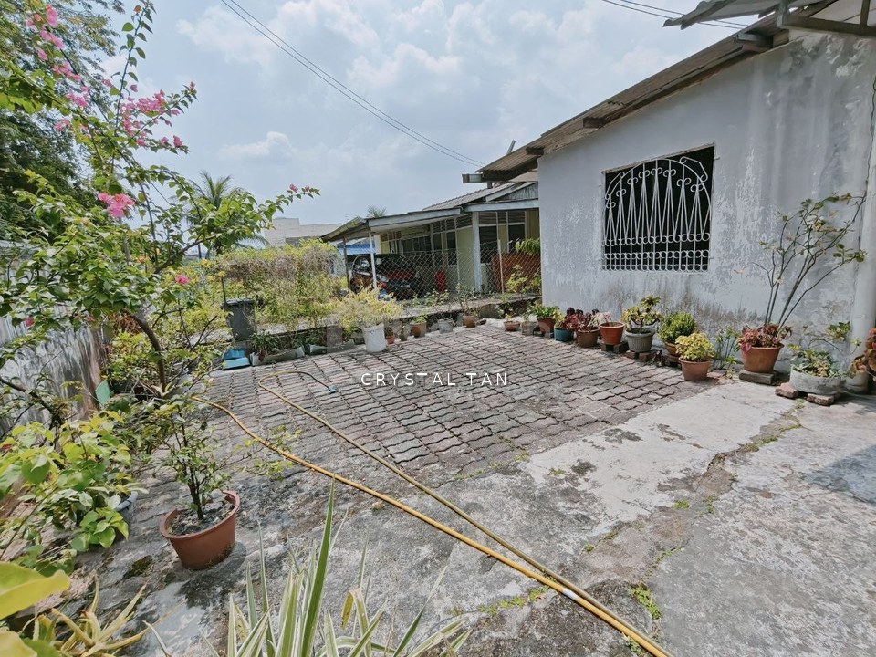 Larkin Jaya