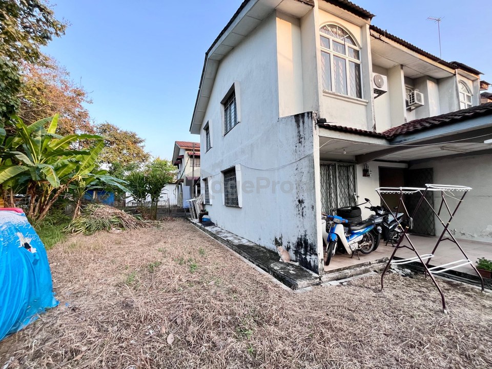 Corner Lot Big Land Taman Dahlia Salak Tinggi Sepang, Selangor, Sepang